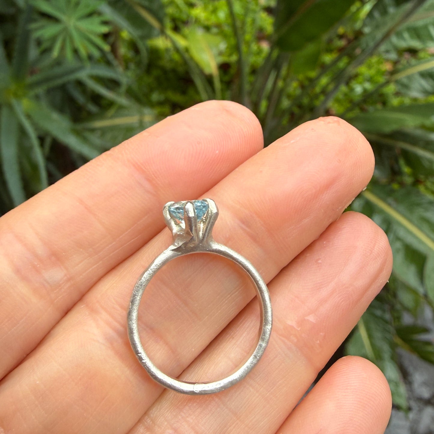 Lyra ring